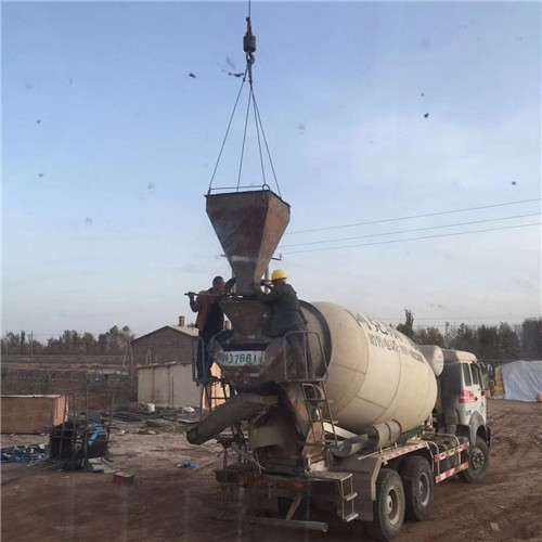 昌都市“精准瞄准”—— 吊车的 “定位导航” 技术