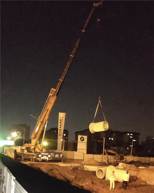 昌都市“弯臂矫正”—— 吊车的 “形变补偿” 技术